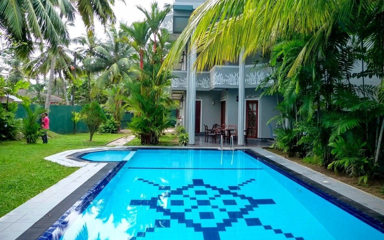Imaginea Roy Villa Beach Hotel 2*